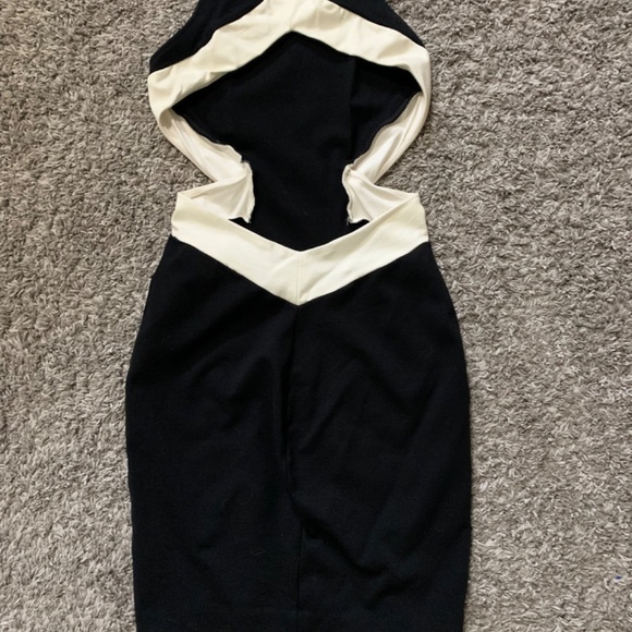 Black and White Dress with Open Back - Picture 2 of 3